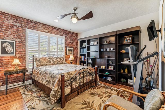 4975 ANNISTON CIRCLE, Tampa, FL 33647