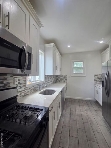 10532 192nd Street, Saint Albans, NY 11412