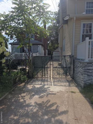 10532 192nd Street, Saint Albans, NY 11412