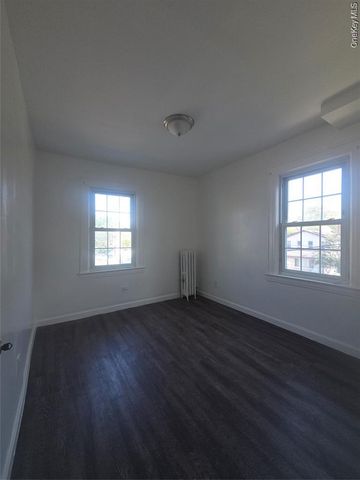 10532 192nd Street, Saint Albans, NY 11412