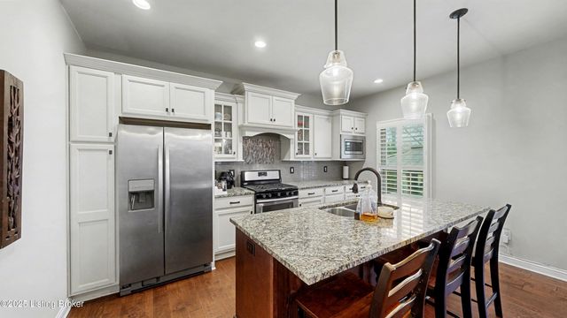 4918 Bridle Bend Way, Louisville, KY 40299