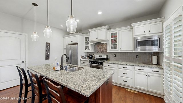 4918 Bridle Bend Way, Louisville, KY 40299