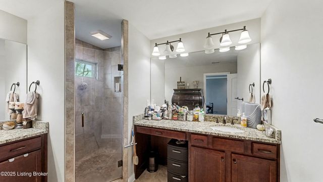 4918 Bridle Bend Way, Louisville, KY 40299