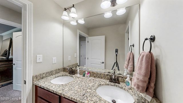 4918 Bridle Bend Way, Louisville, KY 40299