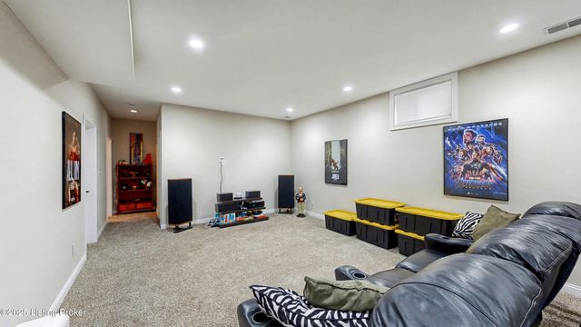 4918 Bridle Bend Way, Louisville, KY 40299