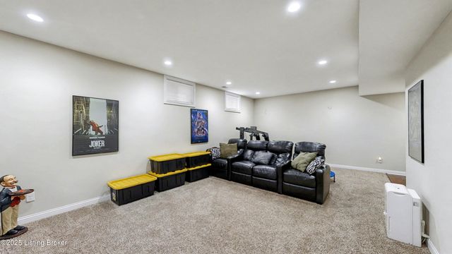 4918 Bridle Bend Way, Louisville, KY 40299