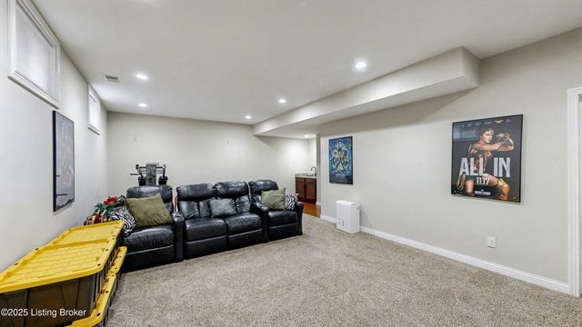 4918 Bridle Bend Way, Louisville, KY 40299