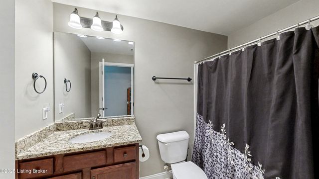 4918 Bridle Bend Way, Louisville, KY 40299