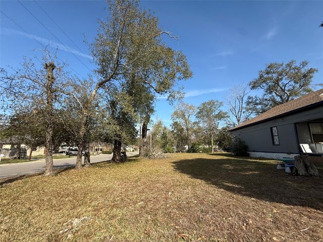 412 Waco Street, Conroe, TX 77301