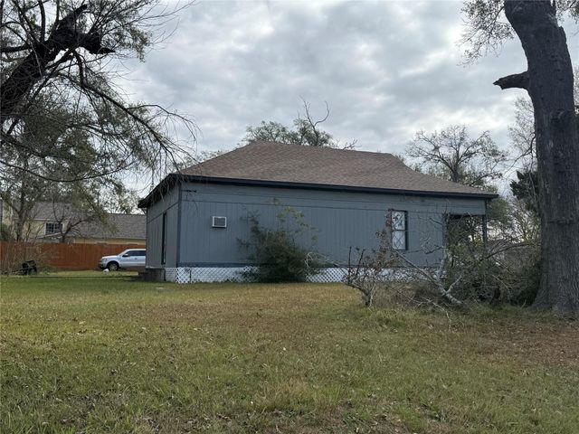 412 Waco Street, Conroe, TX 77301