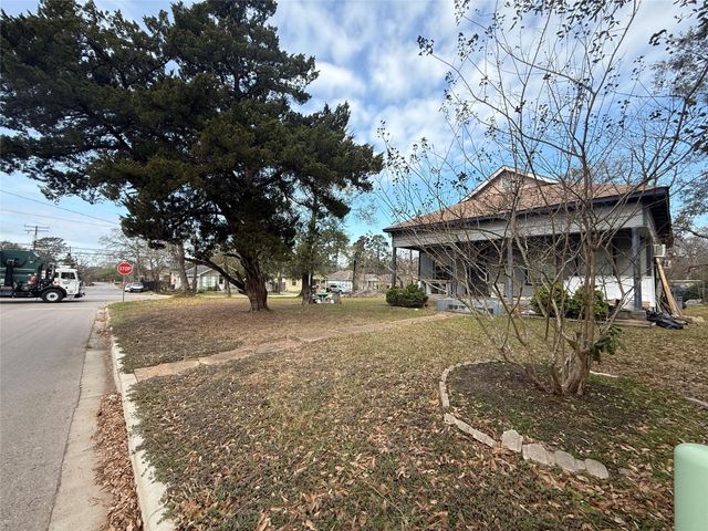 412 Waco Street, Conroe, TX 77301