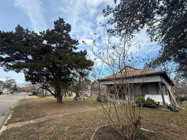 412 Waco Street, Conroe, TX 77301