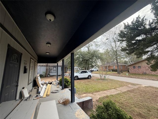 412 Waco Street, Conroe, TX 77301