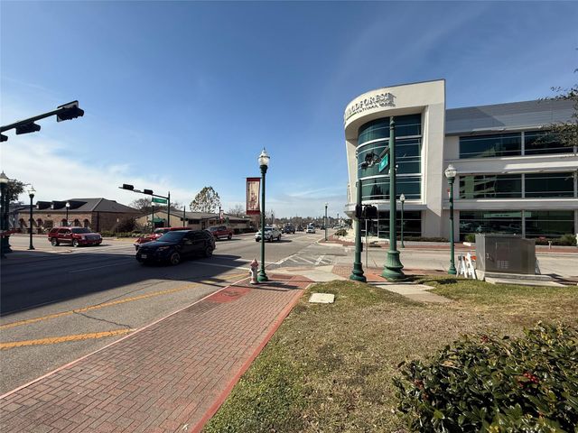 412 Waco Street, Conroe, TX 77301