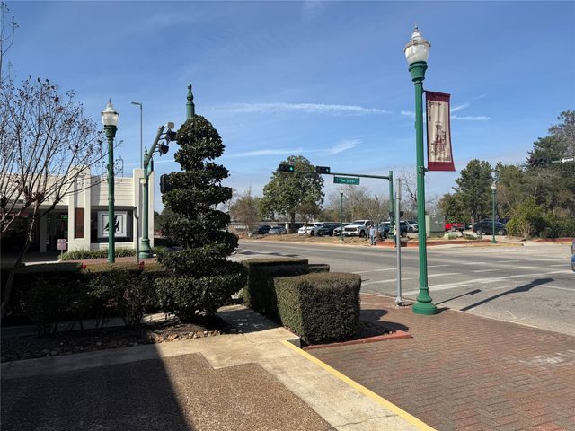 412 Waco Street, Conroe, TX 77301