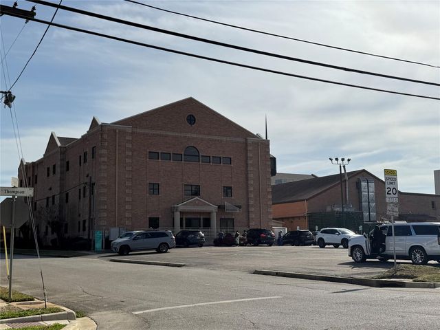 412 Waco Street, Conroe, TX 77301