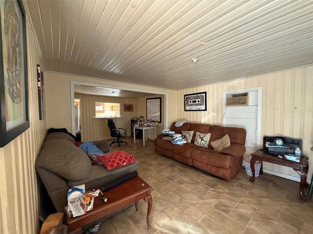 412 Waco Street, Conroe, TX 77301