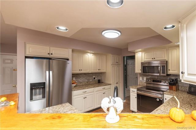 181 David Drive, Pleasant Valley, NY 12601