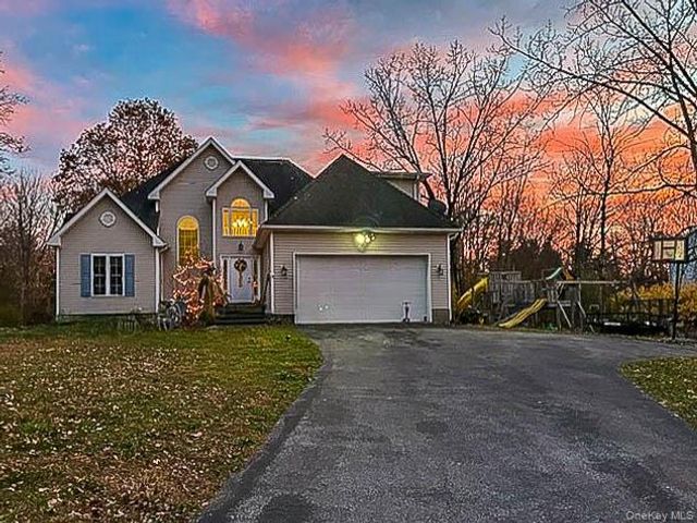 181 David Drive, Pleasant Valley, NY 12601