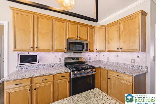 2671 Thistle Road, Lower Macungie Twp, PA 18062