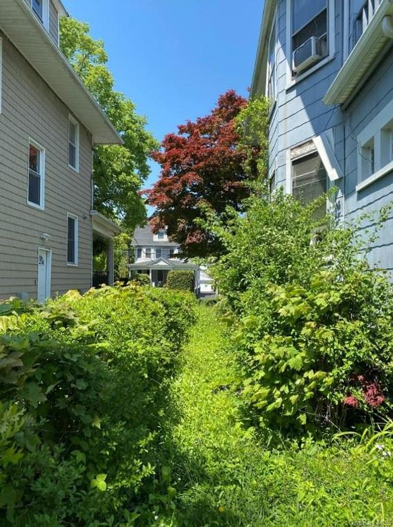 196 Elm Street, New Rochelle, NY 10805 — photo 4