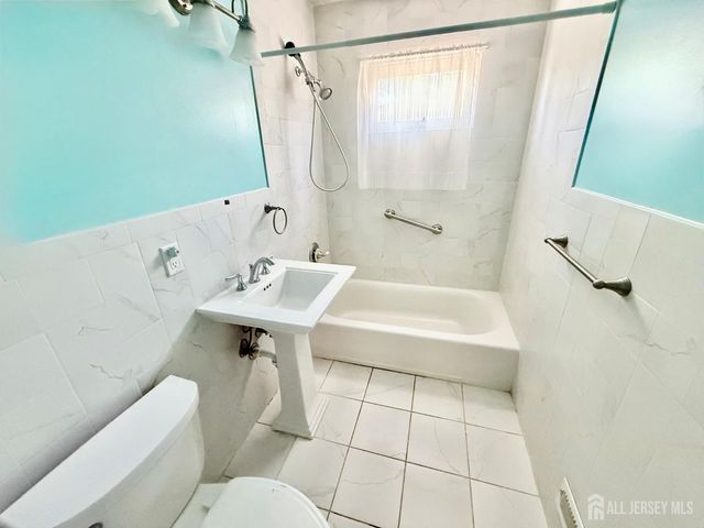 134 9th Street, Piscataway, NJ 08854