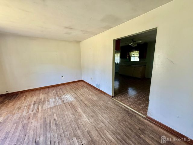 134 9th Street, Piscataway, NJ 08854