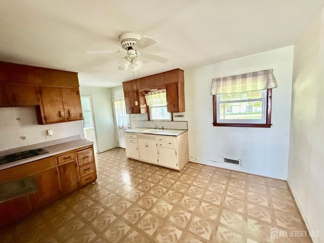 134 9th Street, Piscataway, NJ 08854