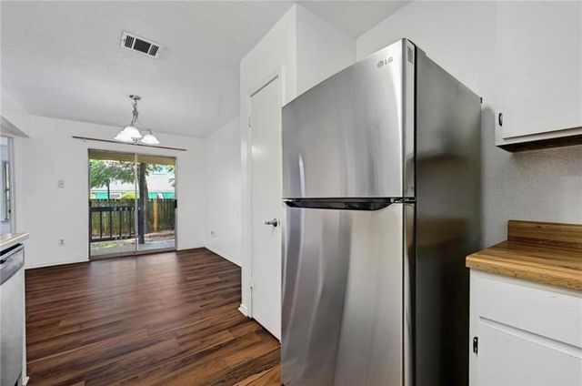 9601 Holly Springs DR, Austin, TX 78748