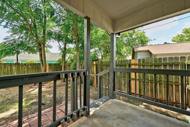 9601 Holly Springs DR, Austin, TX 78748