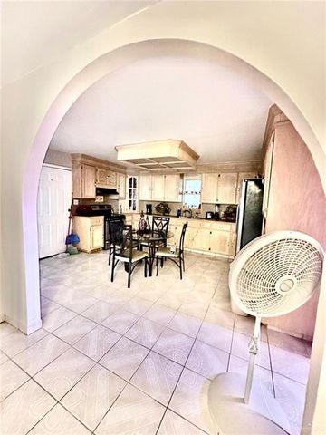 6915 Calle De Rebecca Street, Edinburg, TX 78542