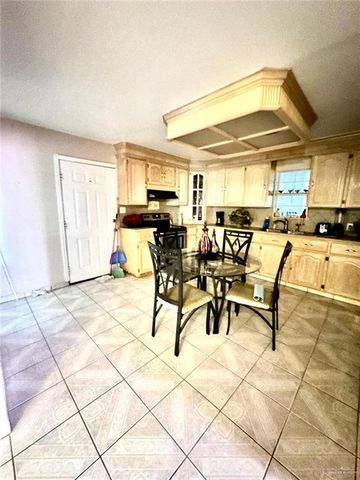 6915 Calle De Rebecca Street, Edinburg, TX 78542