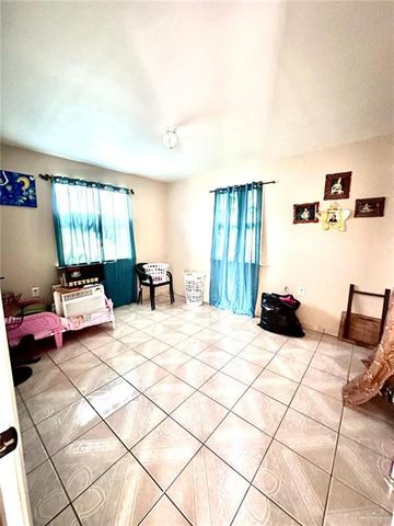 6915 Calle De Rebecca Street, Edinburg, TX 78542