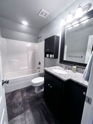 3201 SW Stoneway Avenue, Bentonville, AR 72713