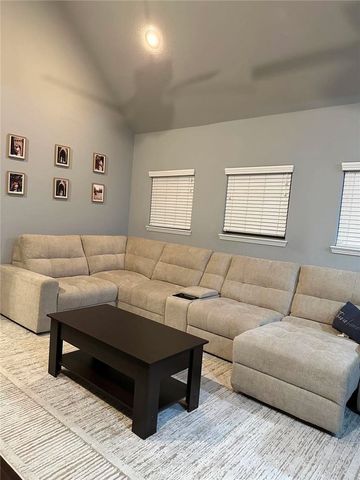 3201 SW Stoneway Avenue, Bentonville, AR 72713