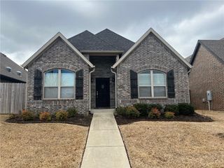 3201 SW Stoneway Avenue, Bentonville, AR 72713