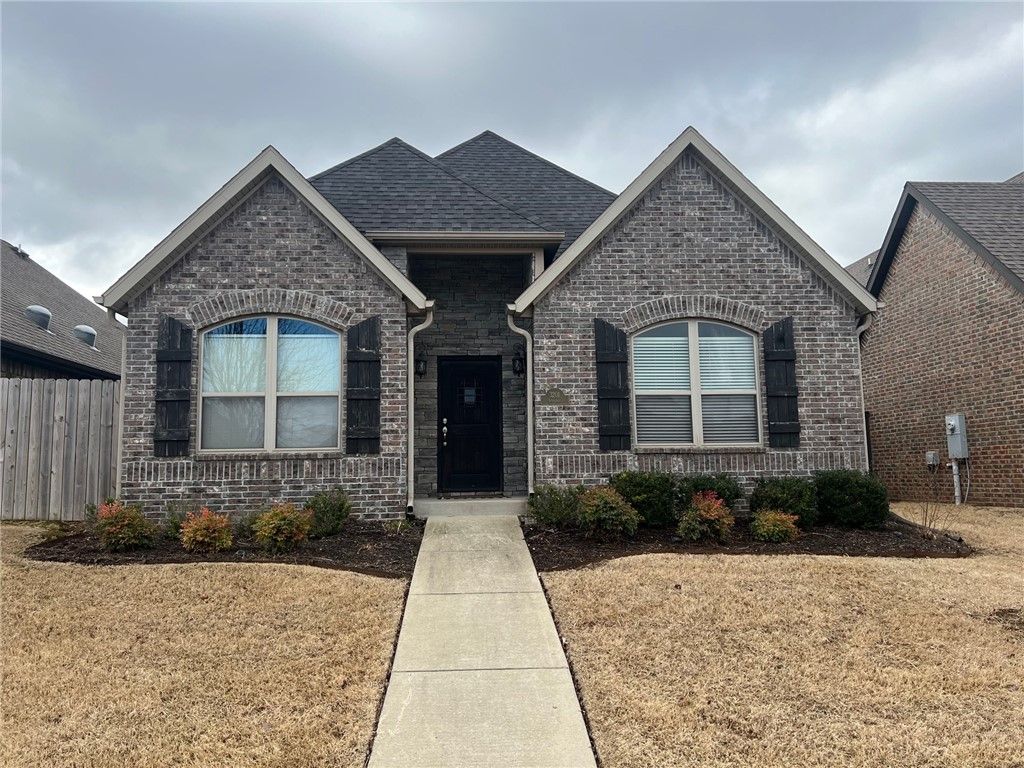 3201 SW Stoneway Avenue, Bentonville, AR 72713
