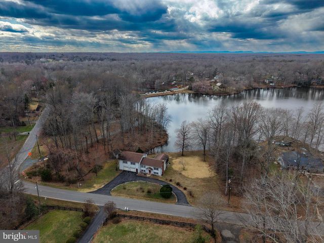 1022 LAKEVIEW DR, Stafford, VA 22556