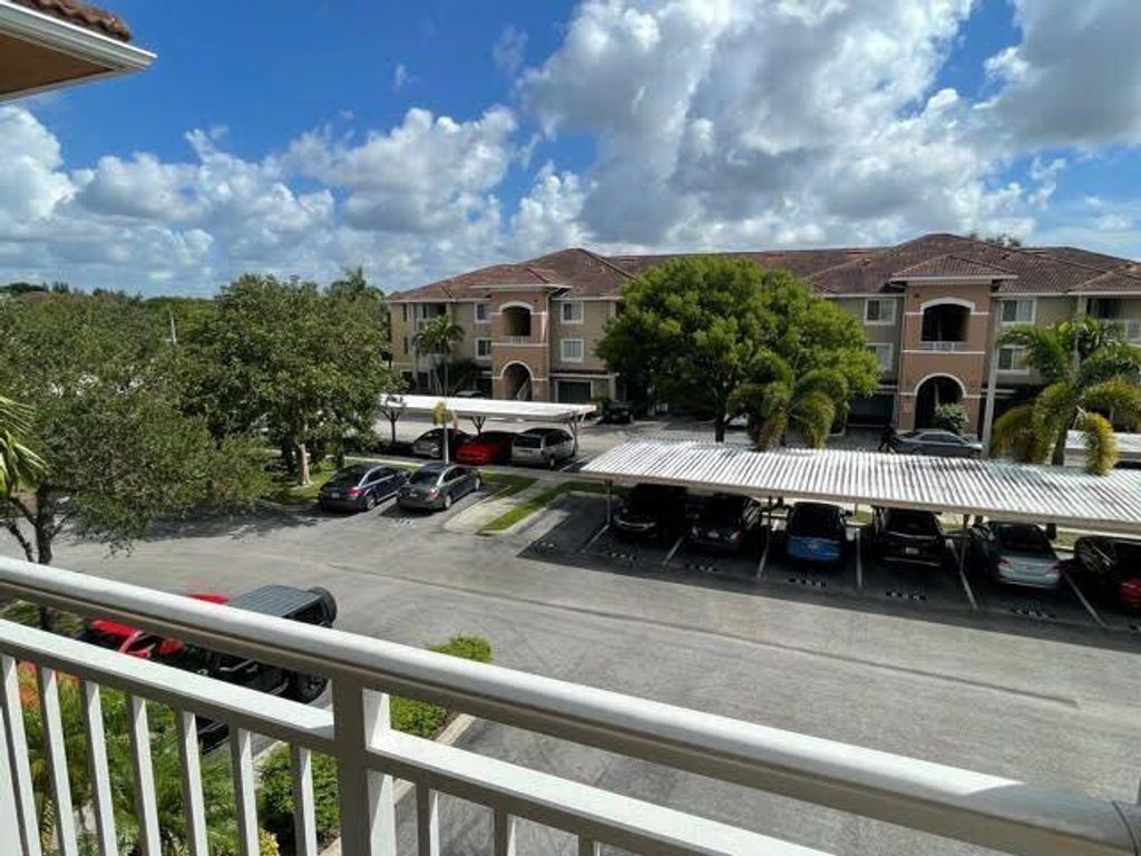 6530 Emerald Dunes Drive 303, West Palm Beach, FL 33411