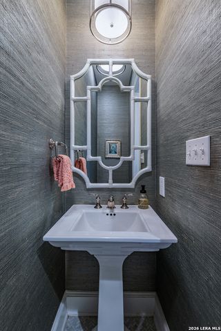 15906 NW MILITARY HWY, San Antonio, TX 78231