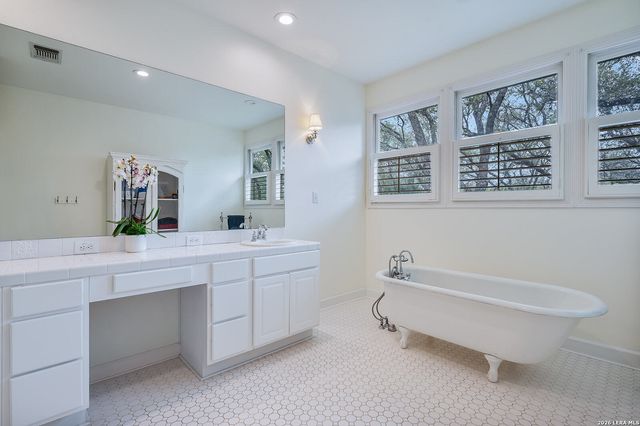 15906 NW MILITARY HWY, San Antonio, TX 78231