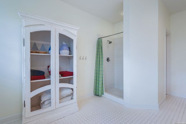 15906 NW MILITARY HWY, San Antonio, TX 78231