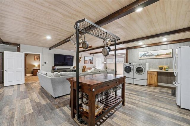 11155 Hubbard Road, Kansas City, KS 66109