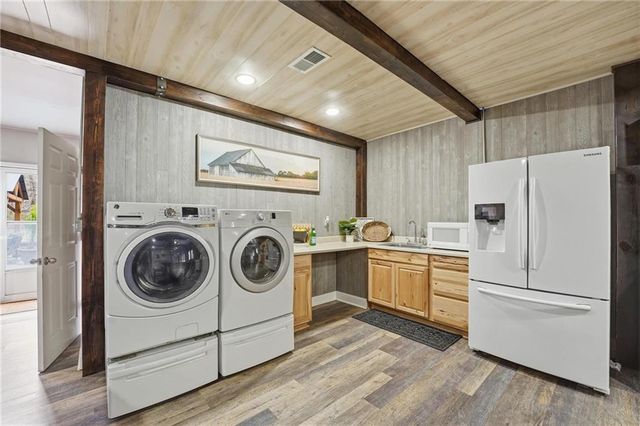 11155 Hubbard Road, Kansas City, KS 66109