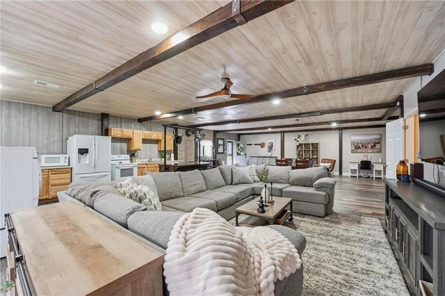 11155 Hubbard Road, Kansas City, KS 66109