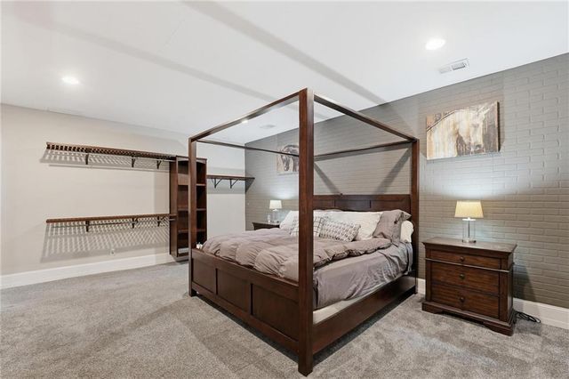 11155 Hubbard Road, Kansas City, KS 66109