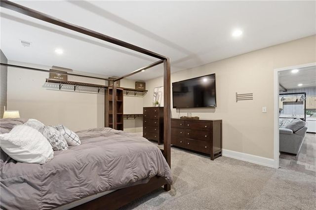 11155 Hubbard Road, Kansas City, KS 66109