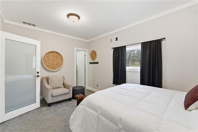 11155 Hubbard Road, Kansas City, KS 66109