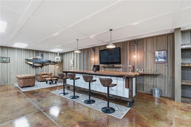 11155 Hubbard Road, Kansas City, KS 66109