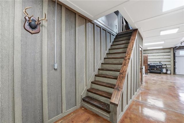 11155 Hubbard Road, Kansas City, KS 66109